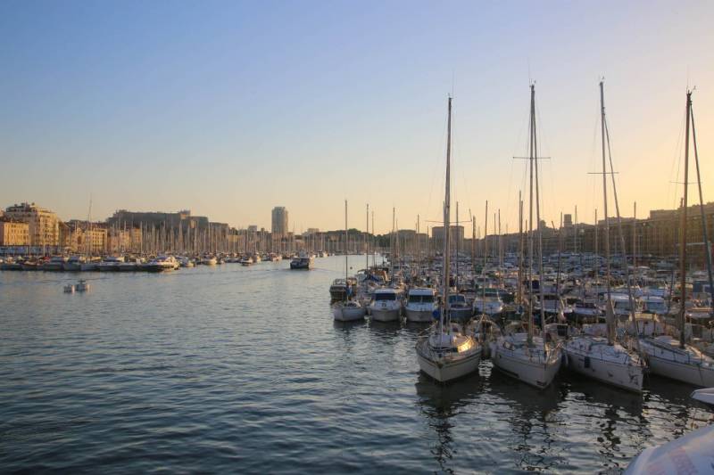 Vieux-Port de Marseille au soleil couchant