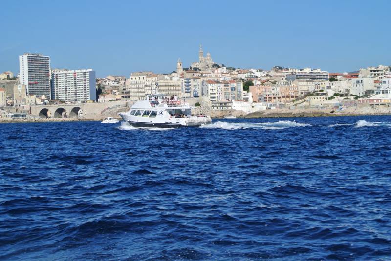 Règles sanitaires respectées à bord de nos bateaux pour une visite des calanques de Marseille en toute sécurité