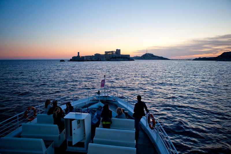 Balade en rade de Marseille autour de l'île d'If au sunset