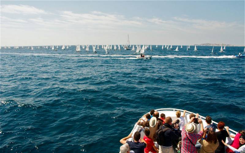 Location de bateau pour le suivi de la Juris'cup à Marseille