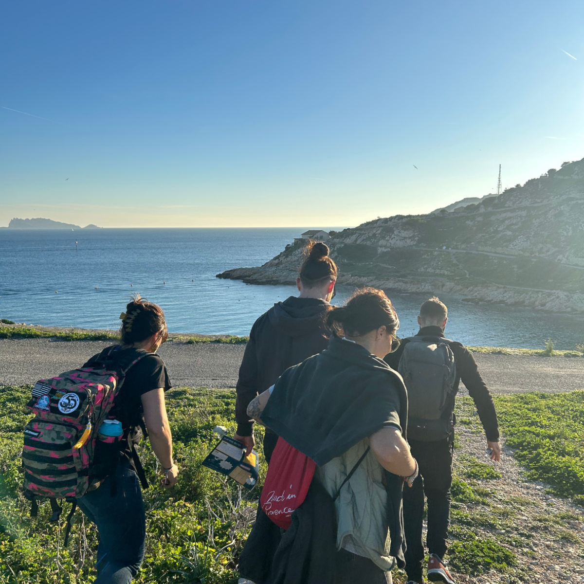 team building sur les îles du frioul avec croisières marseille calanques