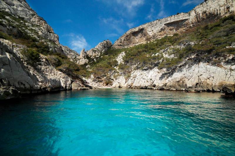 Eau turquoise à Sugiton